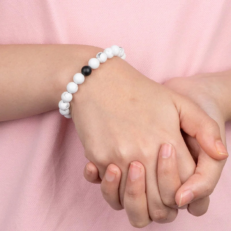 Men's Stylish Link Bracelets-Poise Howlite and Black Onyx Elastic Bracelet