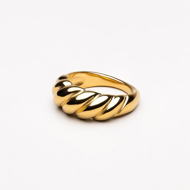 Chic Women's Rings for Fashion-Forward Looks-Croissant Ring