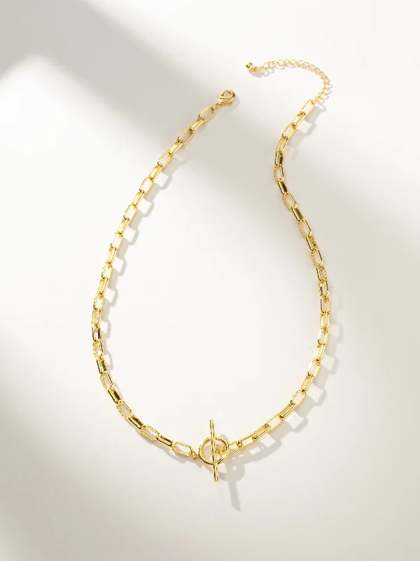 Shop Classic Women's Necklaces & Pendants with a Modern Twist-Staple Chain Necklace Shop Classic Women's Necklaces & Pendants with a Modern Twist-Staple Chain Necklace
