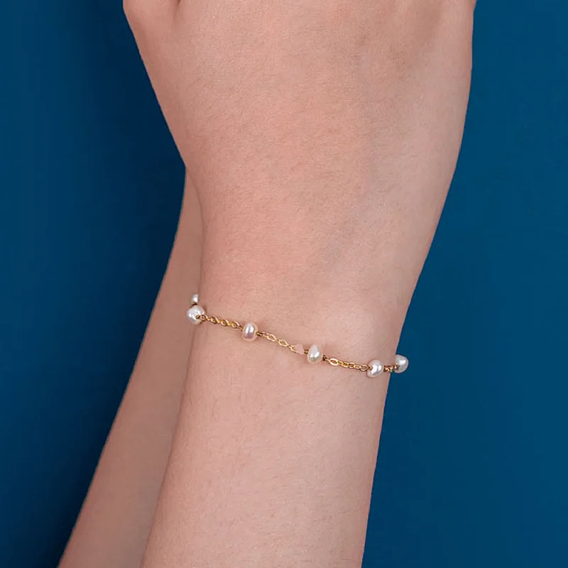 Women's Earrings – Elegant Designs for Every Personality--Cleopatra Gold Freshwater Pearl Bracelet