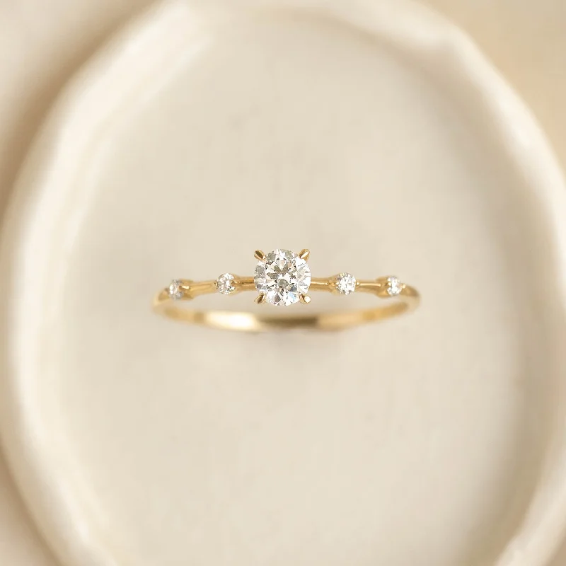 Chic Women's Rings for Fashion-Forward Looks-Round Diamond Ring 14k Gold - Rocio