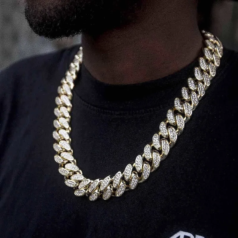 Men's Vintage Inspired Bracelets-Diamond Cuban Link Chain in Yellow Gold - 19mm