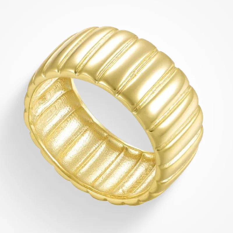 Chic Women's Rings for Fashion-Forward Looks-Barcelona Ring
