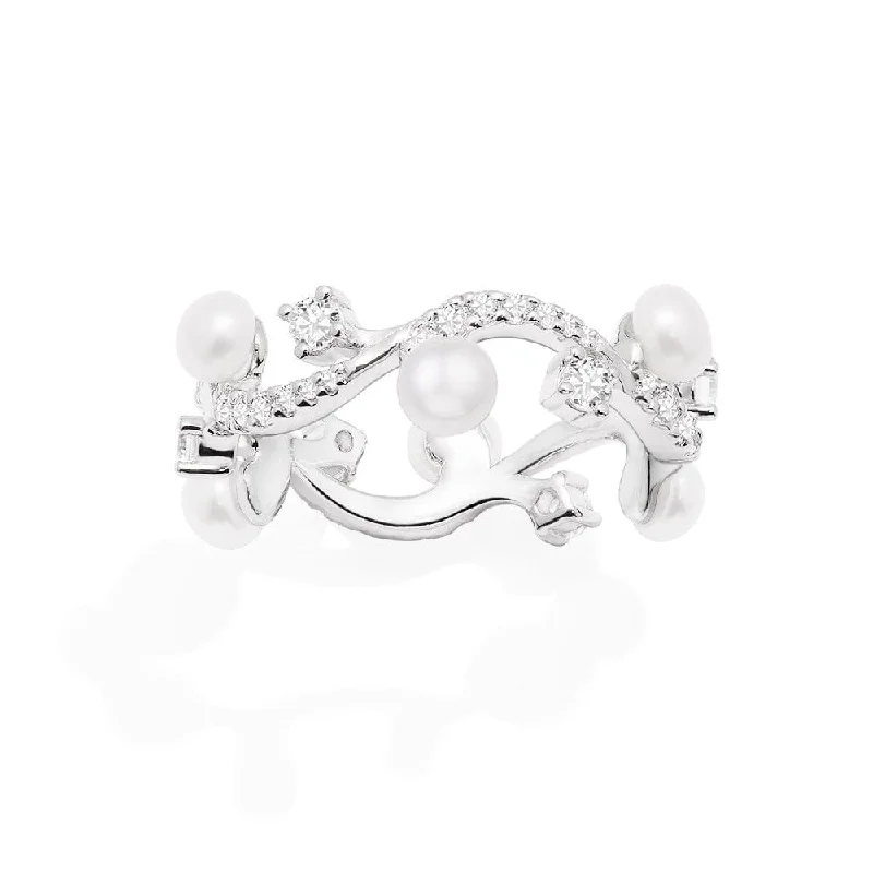 Chic Women's Rings for Fashion-Forward Looks-Flower Ring with Pearls