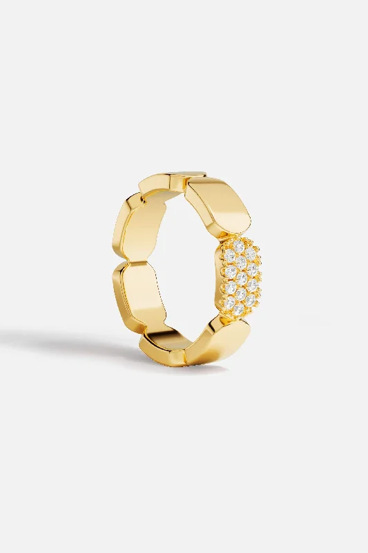Chic Women's Rings for Fashion-Forward Looks-Dainty Gold Ring