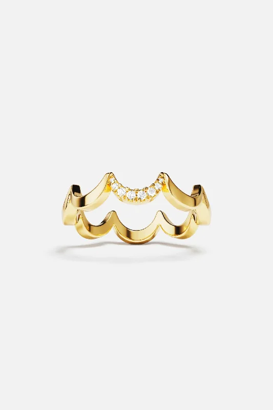 Chic Women's Rings for Fashion-Forward Looks-Wavy Gold Ring