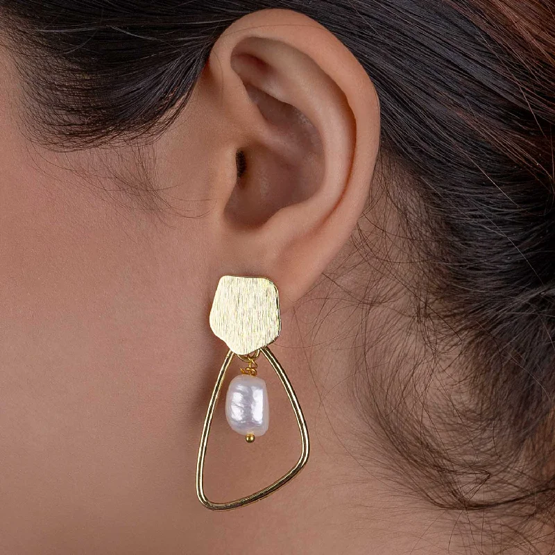 Women's Earrings – Elegant Designs for Every Personality--Tessa Gold Freshwater Pearl Statement Earrings