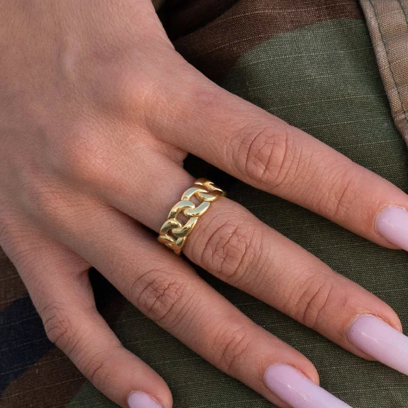 Chic Women's Rings for Fashion-Forward Looks-Cuban Band Ring