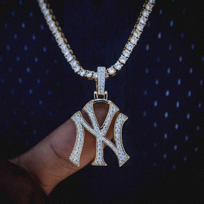 New York Yankees Official MLB Logo Pendant in Yellow Gold