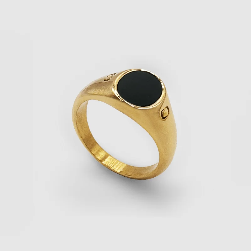 Top Men's Rings – Crafted for Every Style  Onyx Oval Stone Signet Ring (Gold)
