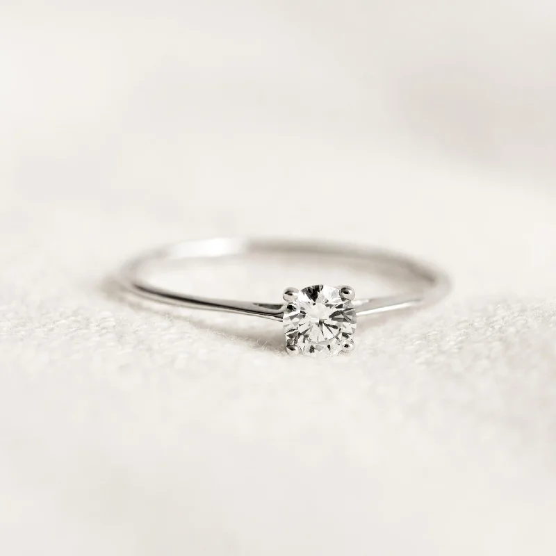 Chic Women's Rings for Fashion-Forward Looks-Solitaire Diamond Ring White Gold