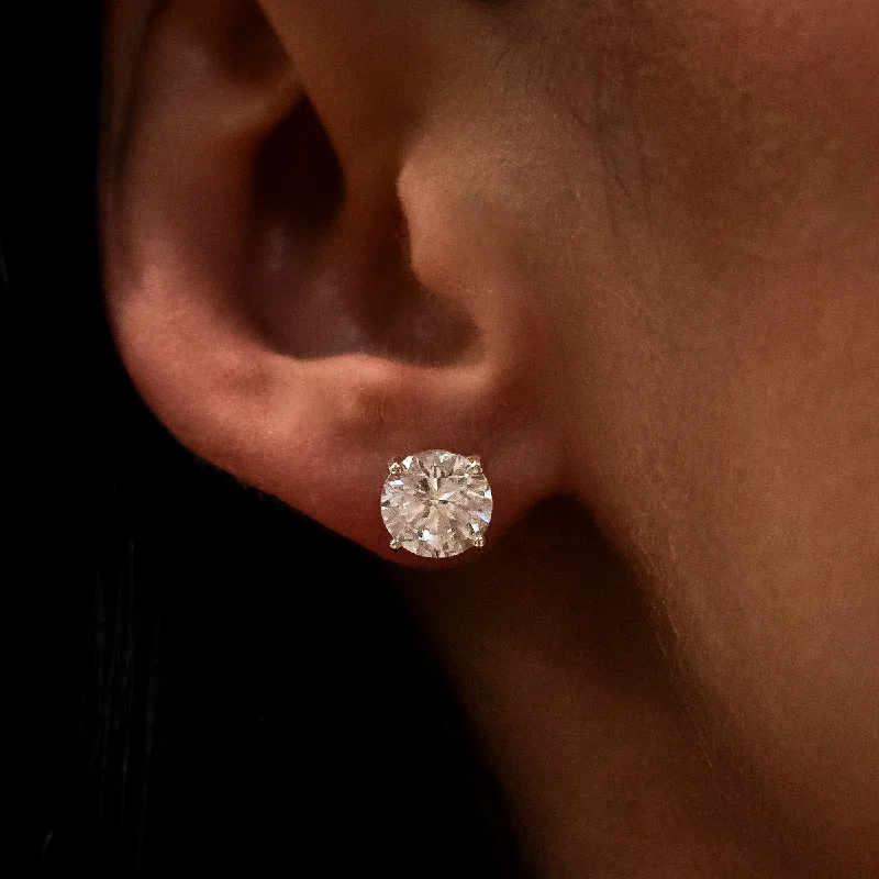 Women's Earrings – Elegant Designs for Every Personality--8mm Round Cut Diamond Stud Earrings in Yellow Gold Women's Earrings – Elegant Designs for Every Personality--8mm Round Cut Diamond Stud Earrings in Yellow Gold