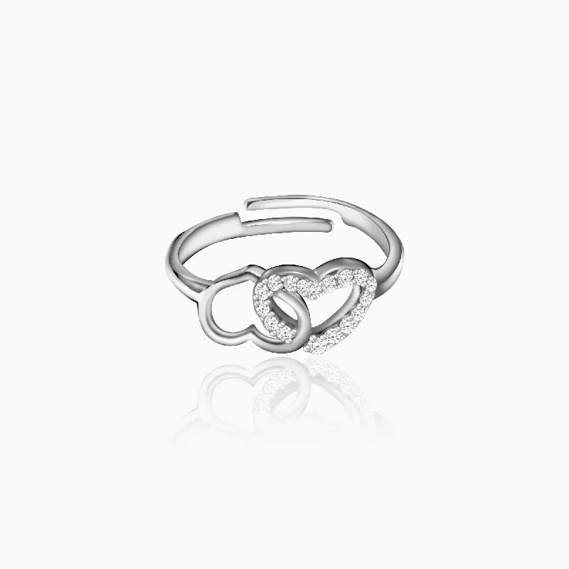 Chic Women's Rings for Fashion-Forward Looks-Silver Linked Heart Ring