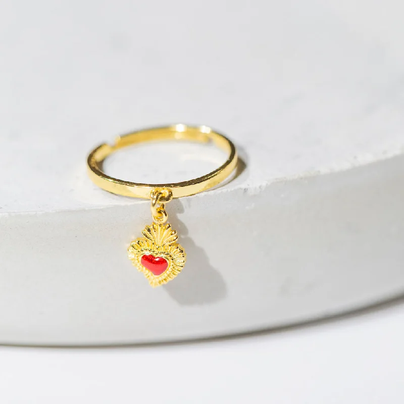 Chic Women's Rings for Fashion-Forward Looks-Sacred Heart Charm Ring - Gold