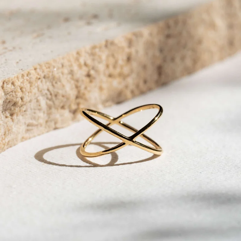 Chic Women's Rings for Fashion-Forward Looks-Criss Cross Ring - Anina