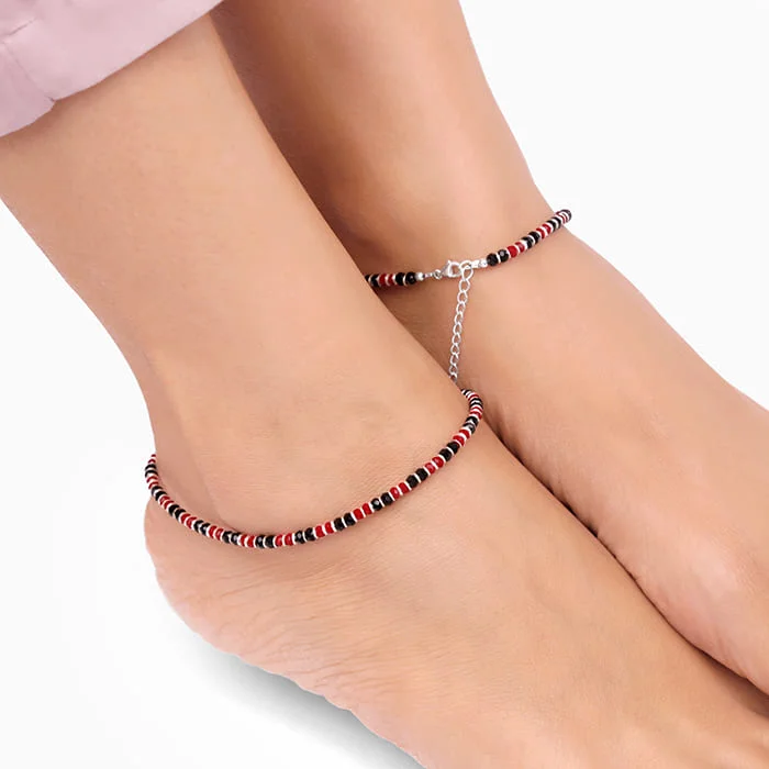Comfortable Anklets for Relaxed Looks-Silver Good Spirit Anklet