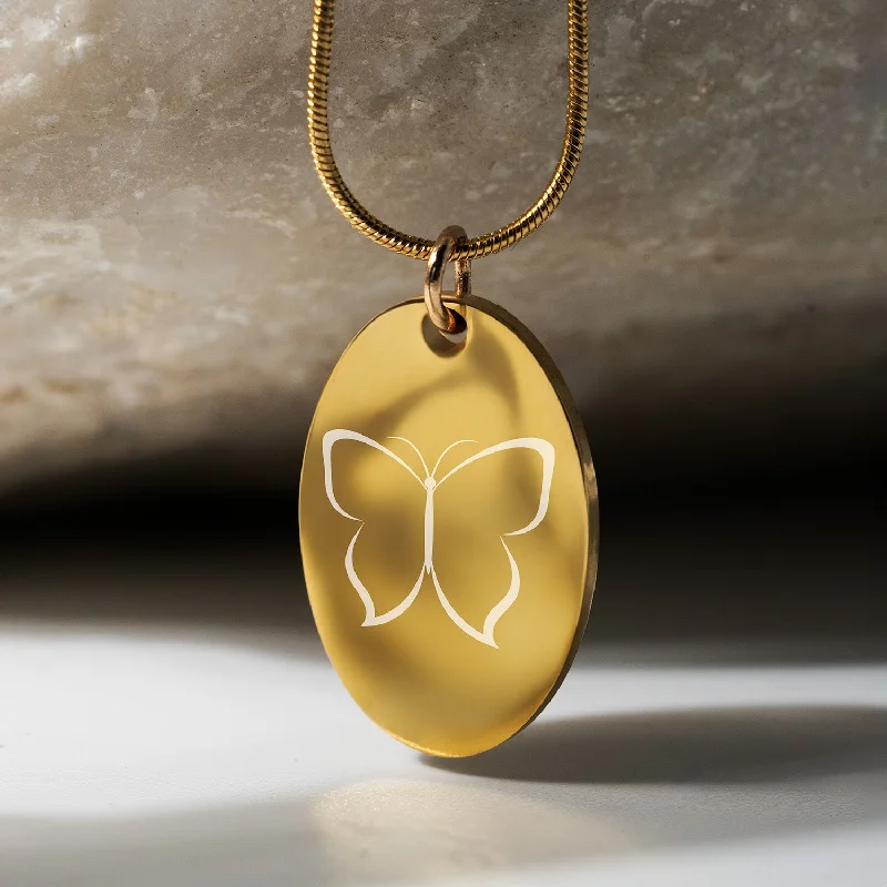 Chic Women's Rings for Fashion-Forward Looks-Butterfly Oval Necklace