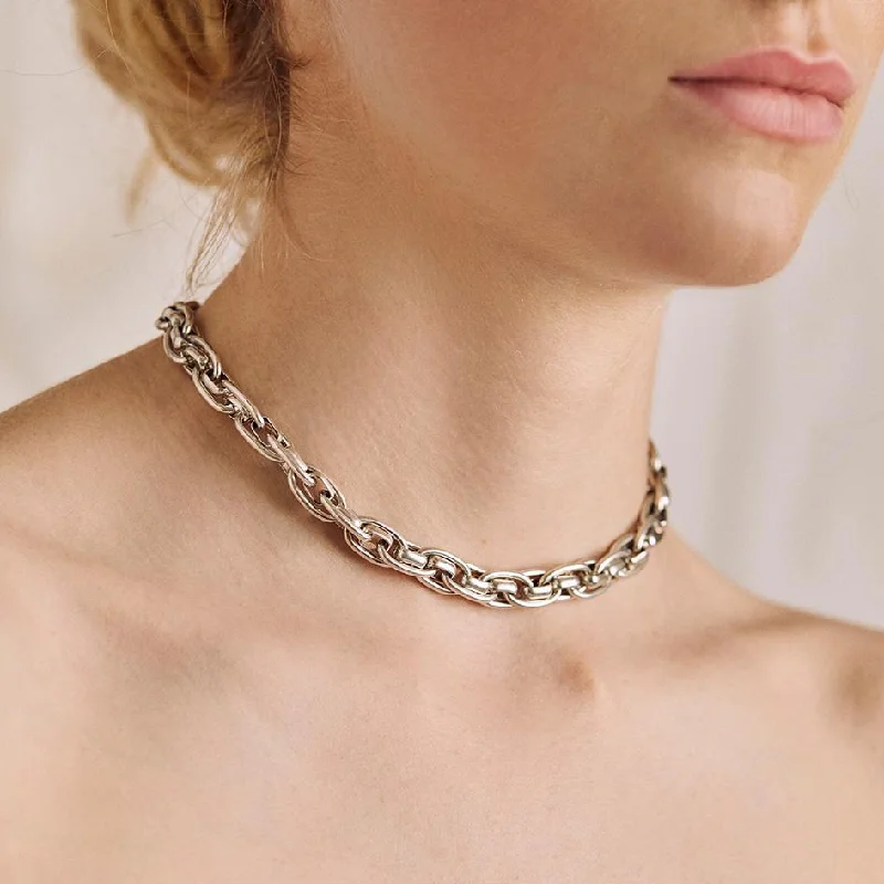 Shop Classic Women's  Necklaces & Pendants with a Modern Twist-CASSIAN. Chunky Braid Chain Collar Necklace - Silver