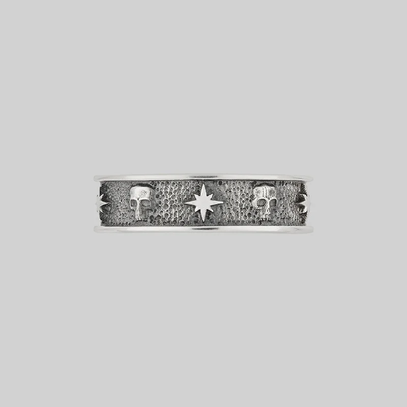 Chic Women's Rings for Fashion-Forward Looks-EDYTH. Skull & Star Band Ring - Silver