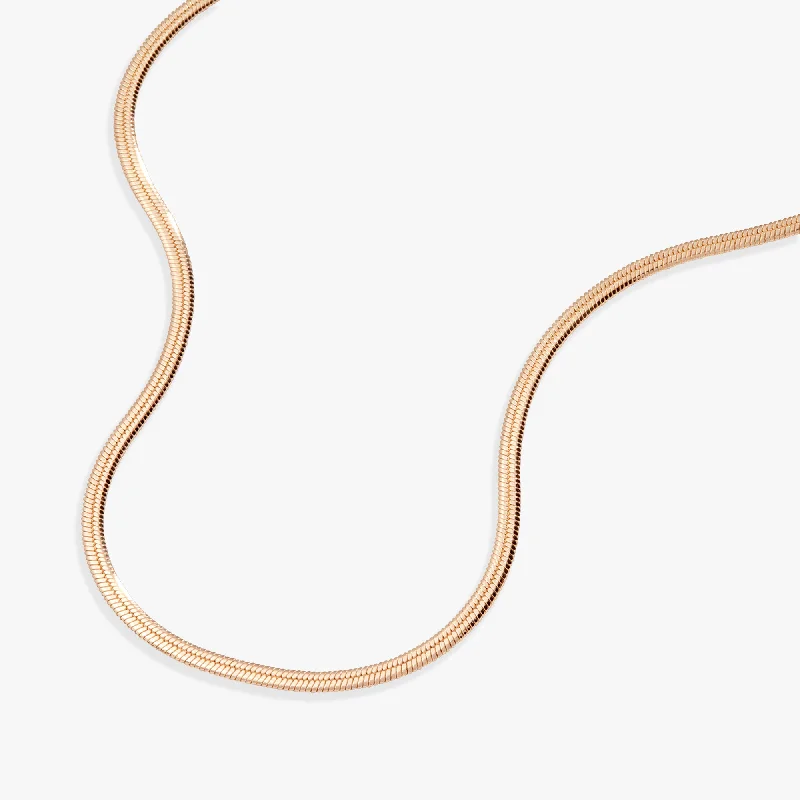 Shop Classic Women's Necklaces & Pendants with a Modern Twist-Herringbone Chain Necklace Shop Classic Women's Necklaces & Pendants with a Modern Twist-Herringbone Chain Necklace