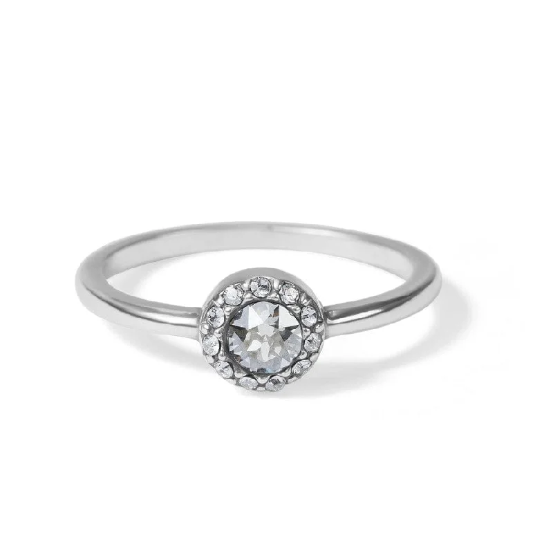 Chic Women's Rings for Fashion-Forward Looks-Illumina Solitaire Ring
