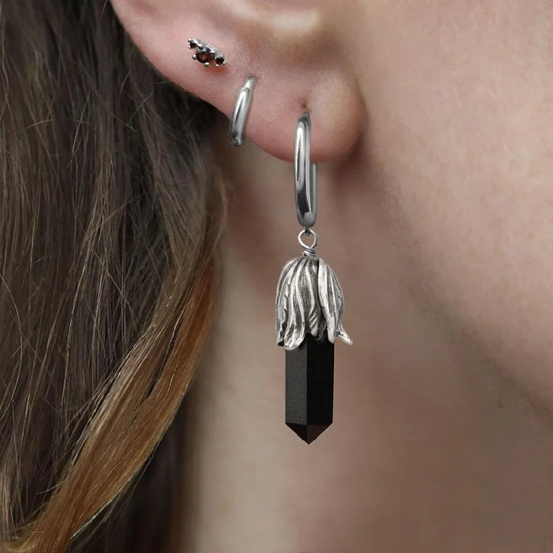 Women's Earrings – Elegant Designs for Every Personality--DEATH BLOOM. Black Agate Gemstone Earrings - Silver Women's Earrings – Elegant Designs for Every Personality--DEATH BLOOM. Black Agate Gemstone Earrings - Silver