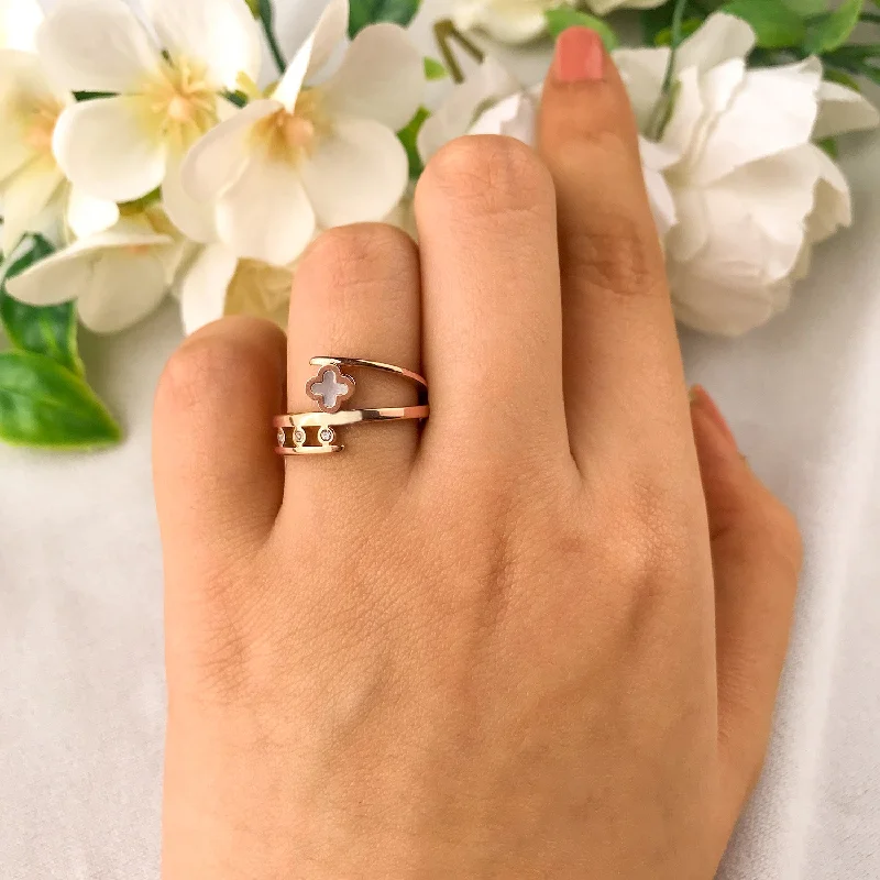 Shop Classic Women's  Necklaces & Pendants with a Modern Twist-Clover Mother of Pearl Diamond Ring