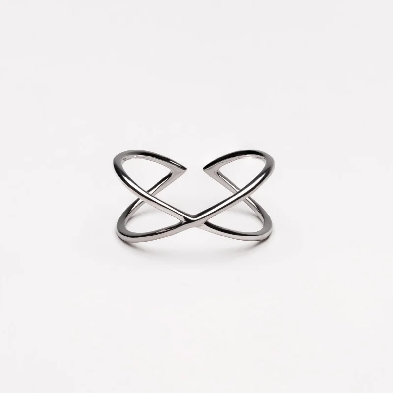 Chic Women's Rings for Fashion-Forward Looks-Cross Ring