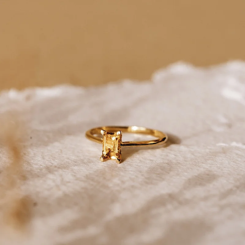 Chic Women's Rings for Fashion-Forward Looks-Baguette Ring Citrine - Charlotte