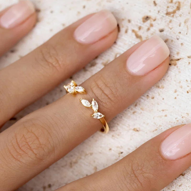 Chic Women's Rings for Fashion-Forward Looks-Open Leaf Ring - Ada