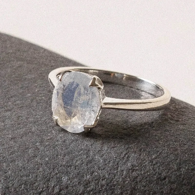Chic Women's Rings for Fashion-Forward Looks-Oval Rainbow Moonstone Ring