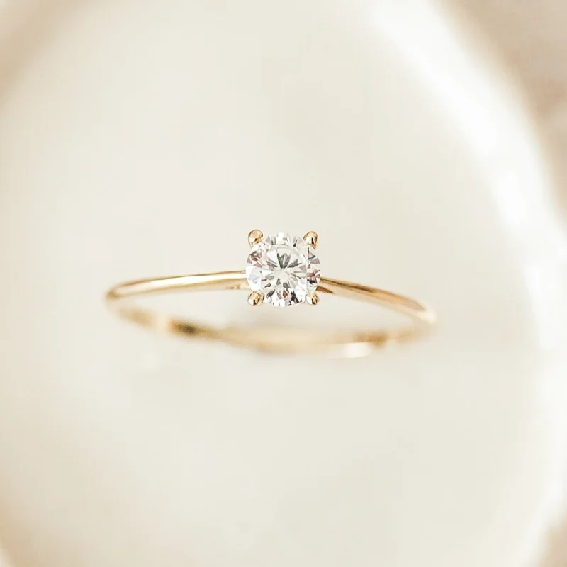 Chic Women's Rings for Fashion-Forward Looks-Solitaire Diamond Ring