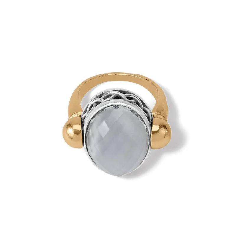 Chic Women's Rings for Fashion-Forward Looks-Golden Moon Ring