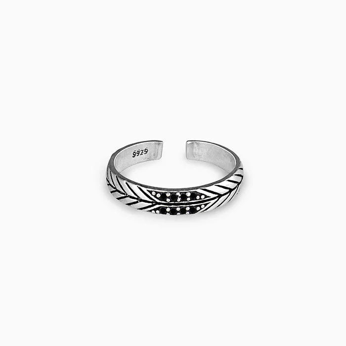 Chic Women's Rings for Fashion-Forward Looks-Silver Intricate Leaf Ring