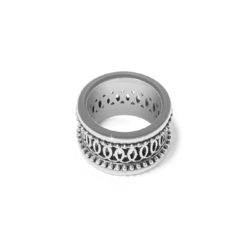 Chic Women's Rings for Fashion-Forward Looks-Ferrara Siena Ring