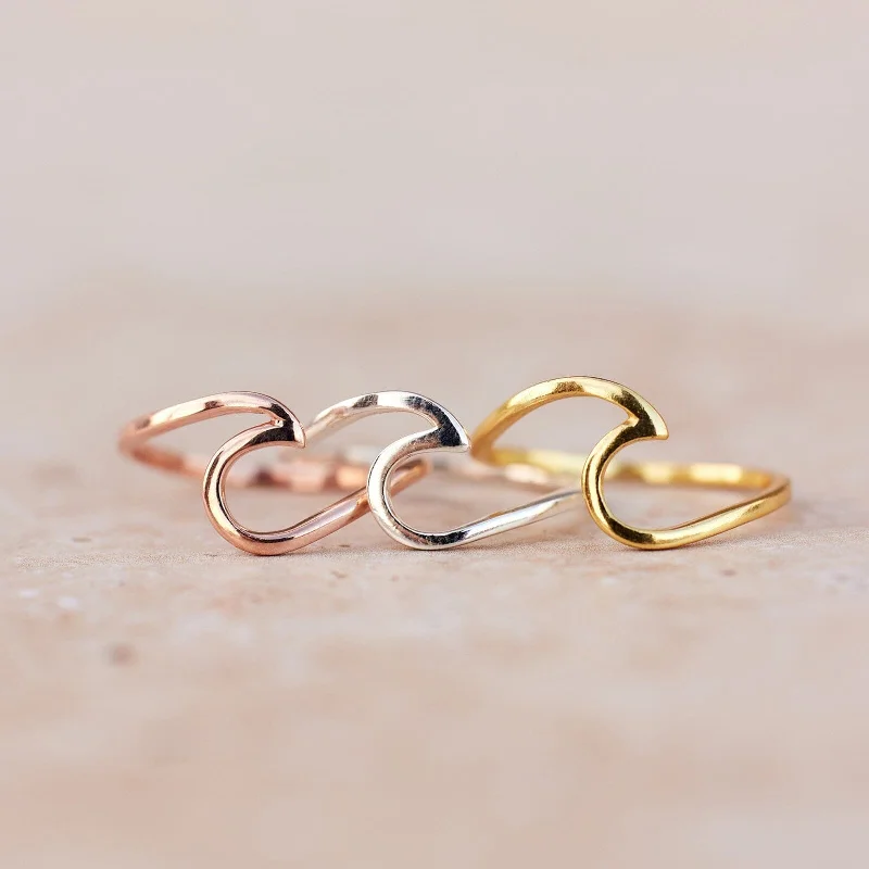 Chic Women's Rings for Fashion-Forward Looks-Rose Gold Wave Ring