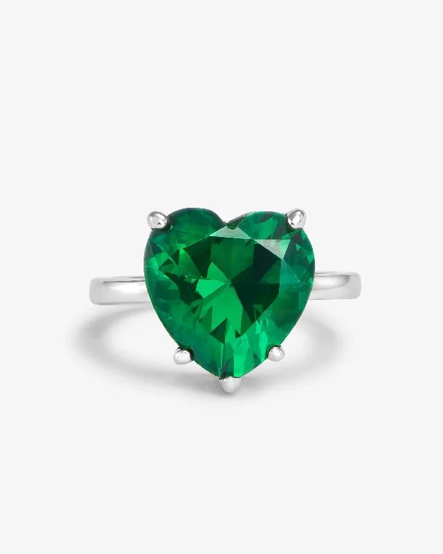 Chic Women's Rings for Fashion-Forward Looks-The Allison Emerald Heart Ring - Silver|Emerald