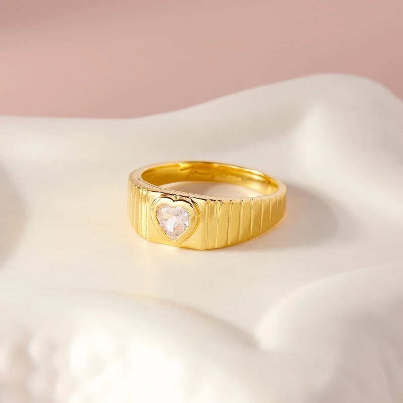 Chic Women's Rings for Fashion-Forward Looks-Wide Ribbed Heart Ring