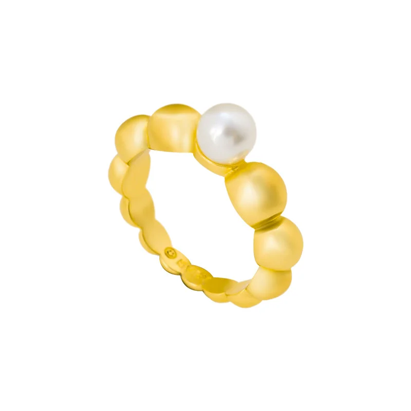 Chic Women's Rings for Fashion-Forward Looks-She's a Pearl Ring