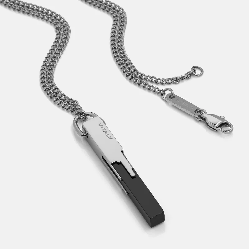 Exclusive Men's Necklaces & Pendants for the Modern Gentleman-Glitch