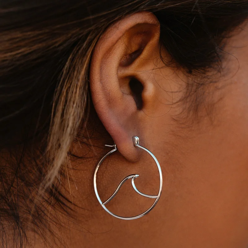 Women's Earrings – Elegant Designs for Every Personality--Large Wave Hoop Earrings
