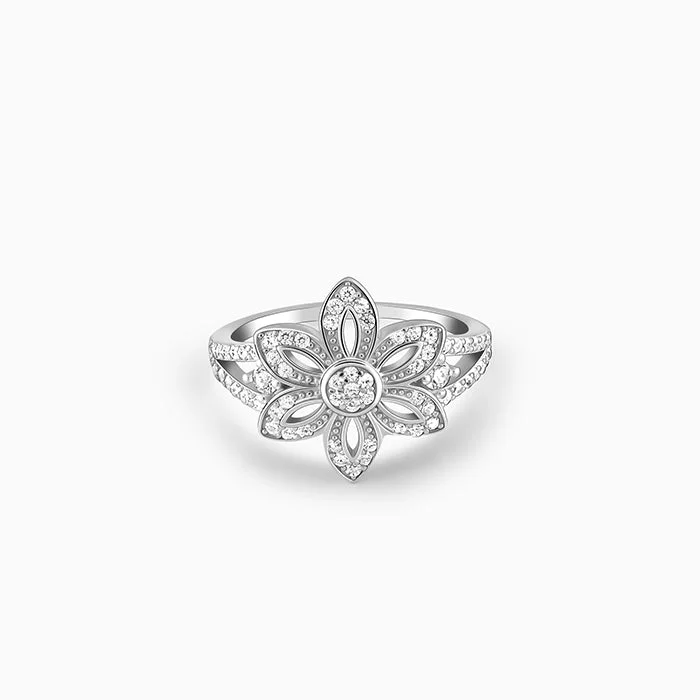 Chic Women's Rings for Fashion-Forward Looks-Silver Flower Of The Field Ring