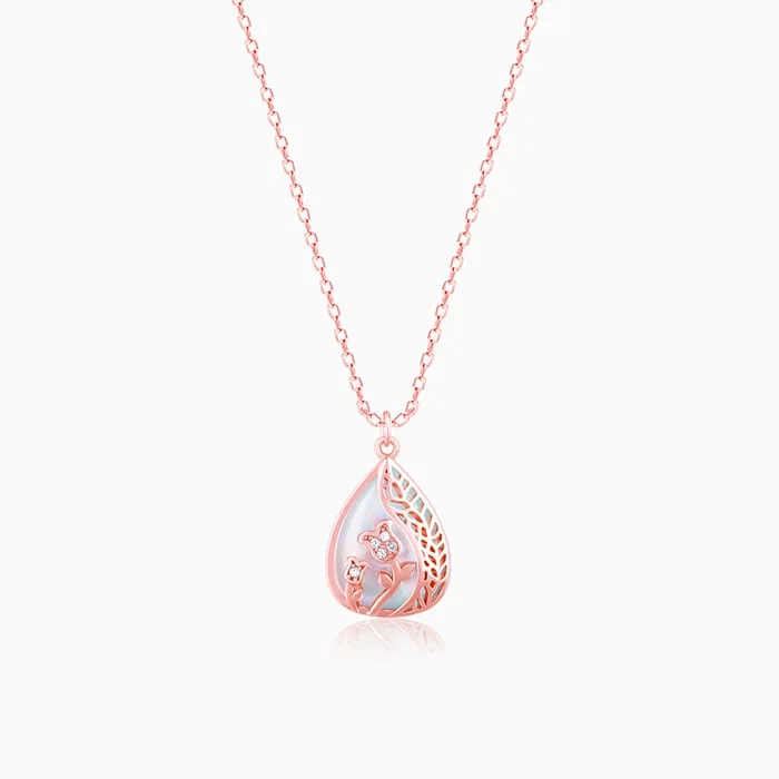 Shop Classic Women's Necklaces & Pendants with a Modern Twist-Rose Gold Divine Bloom Pendant With Link Chain Shop Classic Women's Necklaces & Pendants with a Modern Twist-Rose Gold Divine Bloom Pendant With Link Chain