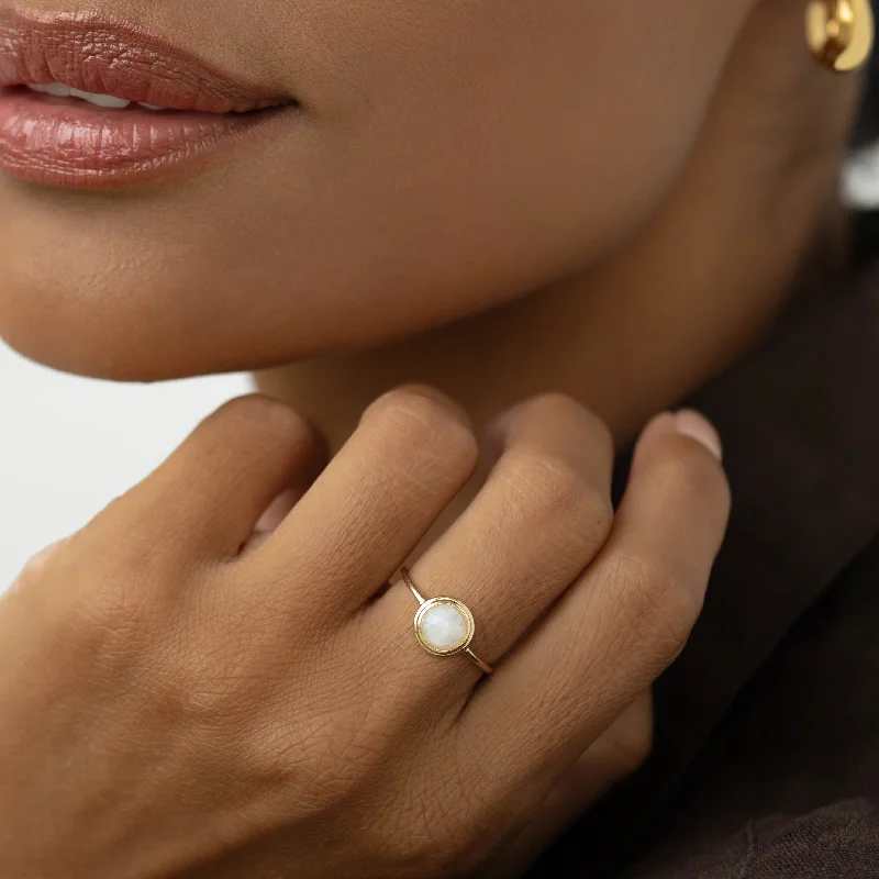 Chic Women's Rings for Fashion-Forward Looks-Moonstone Ring 14k Gold - Zosia