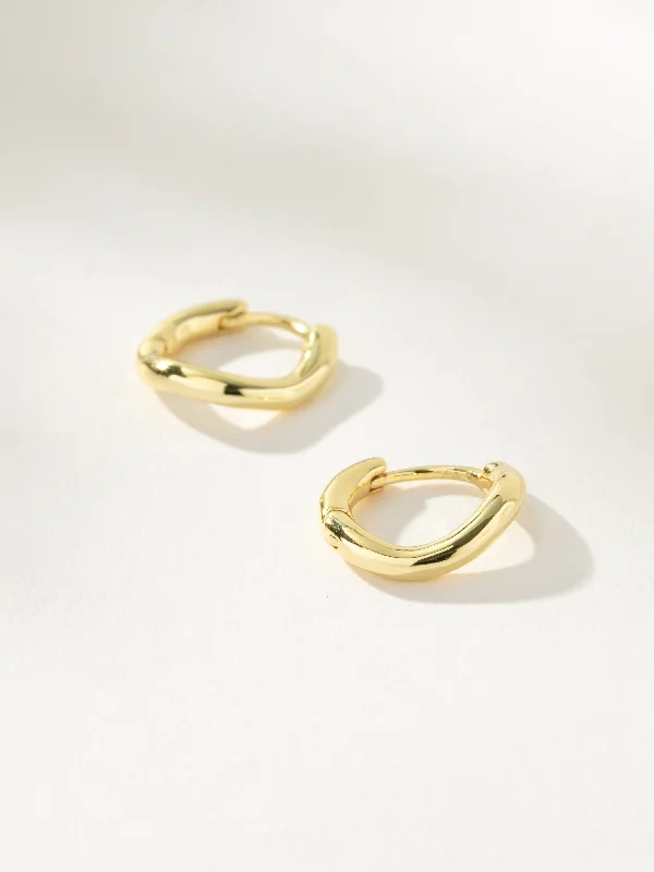 Women's Earrings – Elegant Designs for Every Personality--Curve Huggie Earrings