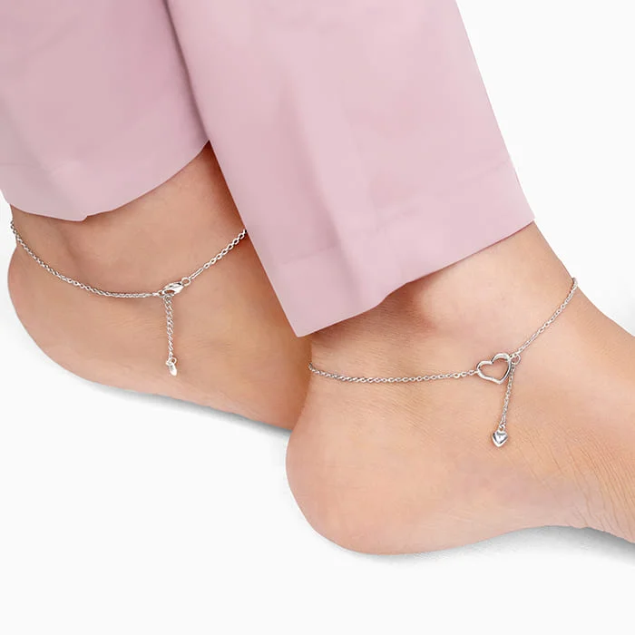Comfortable Anklets for Casual Elegance-Silver Heart Melting Chain Anklet