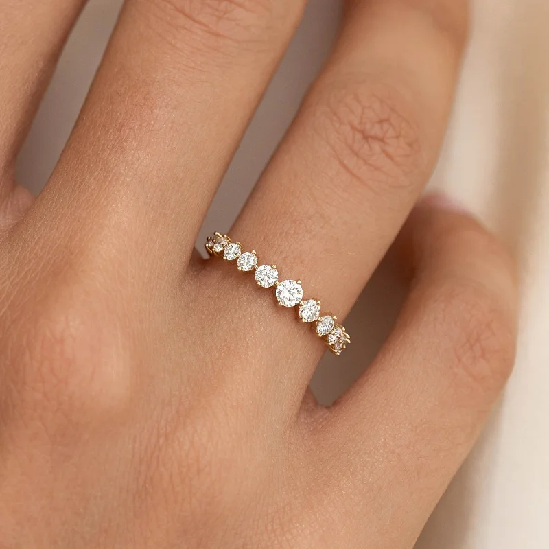 Chic Women's Rings for Fashion-Forward Looks-Graduated Diamond Ring 14k Gold - Giselle Chic Women's Rings for Fashion-Forward Looks-Graduated Diamond Ring 14k Gold - Giselle