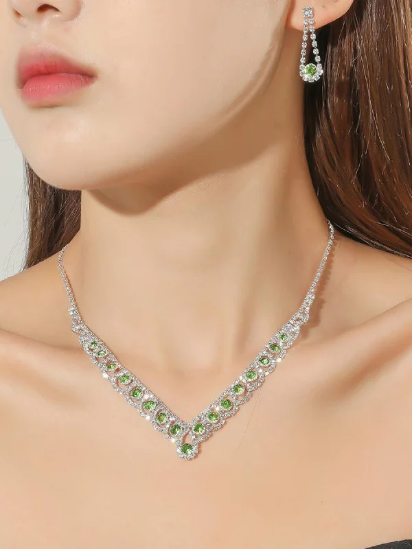 Shop Classic Women's Necklaces & Pendants with a Modern Twist-Braided Rhinestone Clavicle Necklace And Earrings Set Shop Classic Women's Necklaces & Pendants with a Modern Twist-Braided Rhinestone Clavicle Necklace And Earrings Set