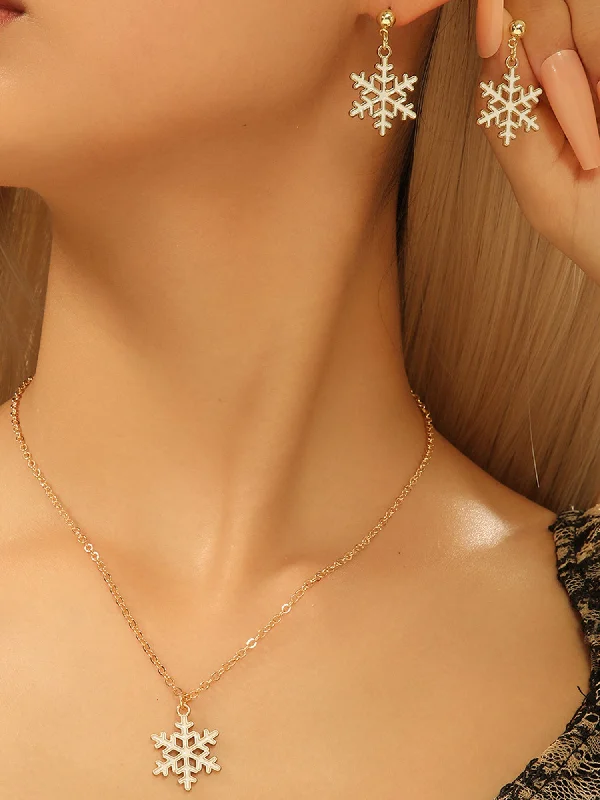 Shop Classic Women's Necklaces & Pendants with a Modern Twist-Christmas Simple Snowflake Clavicle 3 Piece Set Shop Classic Women's Necklaces & Pendants with a Modern Twist-Christmas Simple Snowflake Clavicle 3 Piece Set