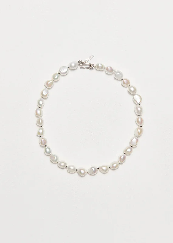 Shop Classic Women's Necklaces & Pendants with a Modern Twist-Simple Baroque Pearl Collar Shop Classic Women's Necklaces & Pendants with a Modern Twist-Simple Baroque Pearl Collar